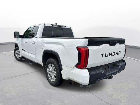 Used 2022 Toyota Tundra SR5 w/ SR5 Premium Package RWD image 8