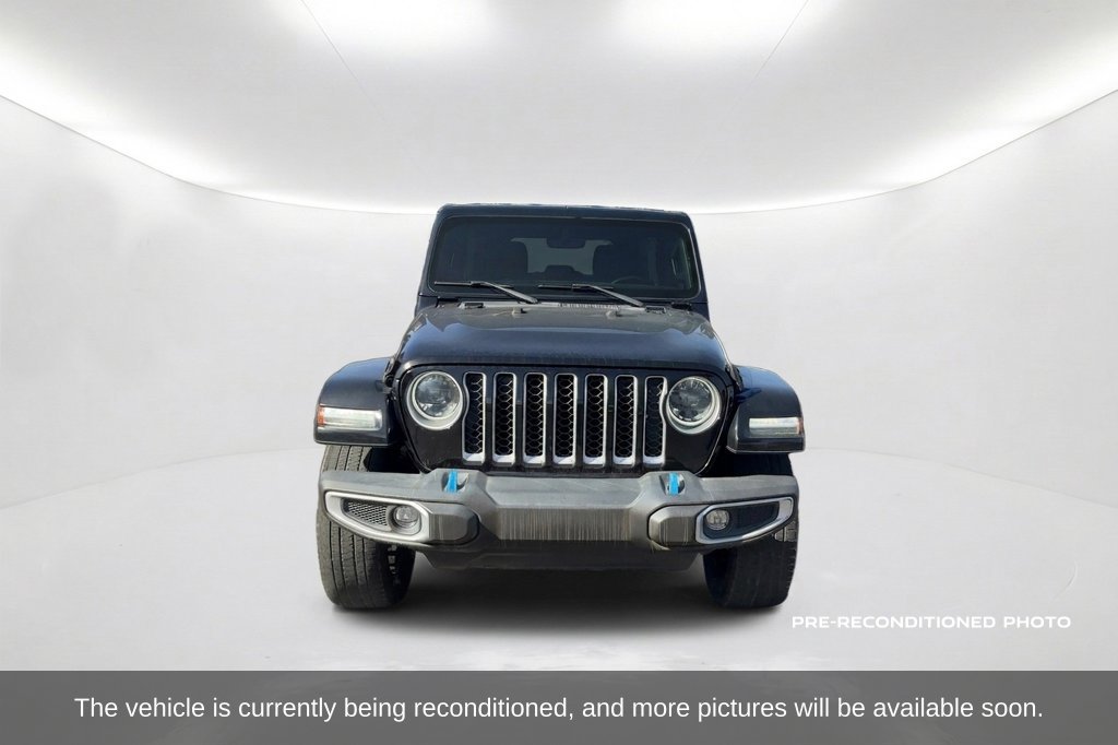 Used 2023 Jeep Wrangler Unlimited Sahara w/ Cold Weather Group AWD/4WD image 2