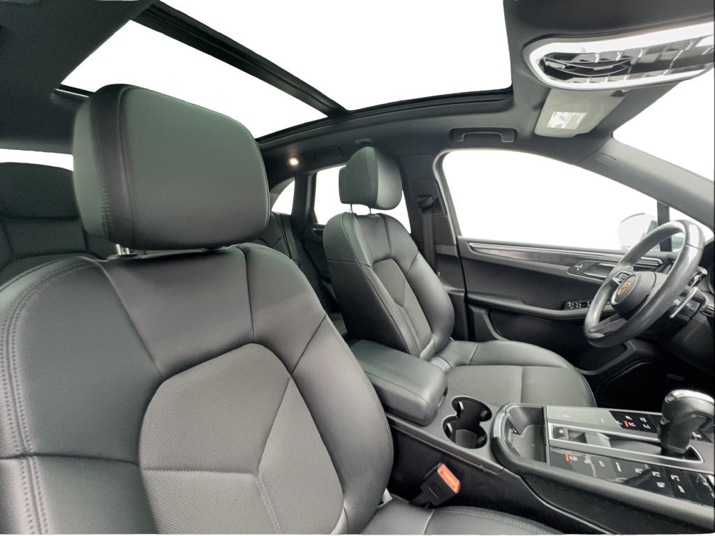Used 2022 Porsche Macan AWD/4WD image 33
