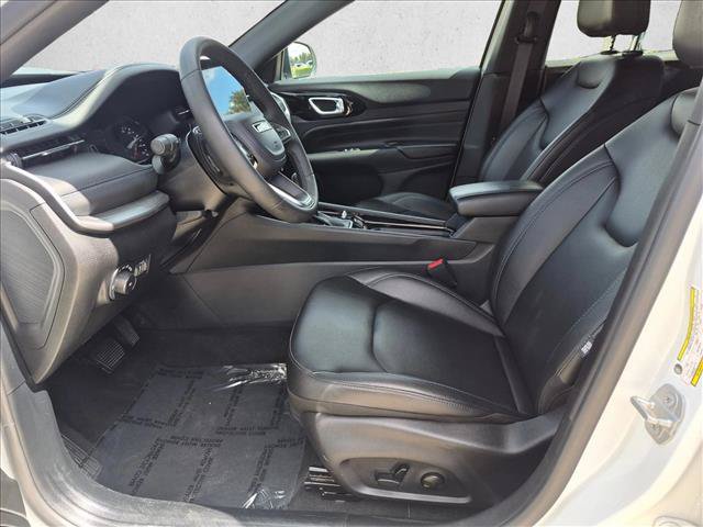 Used 2026 Jeep Compass Limited AWD/4WD image 14