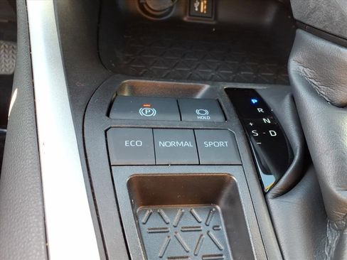 Used 2023 Toyota RAV4 XLE w/ Convenience Package image 21