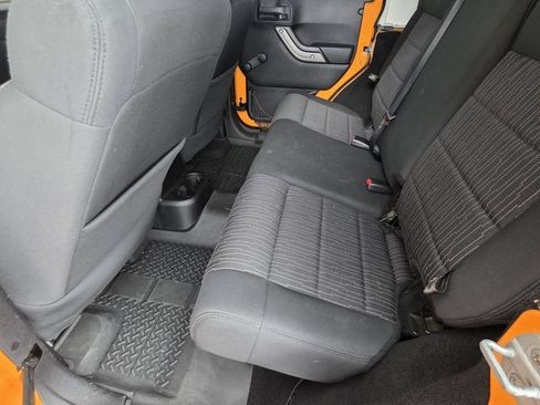 Used 2012 Jeep Wrangler Unlimited Sport w/ Connectivity Group AWD/4WD image 8
