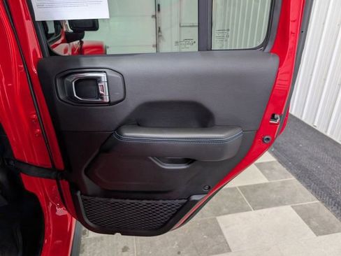 Used 2024 Jeep Wrangler Unlimited Rubicon 4xe image 23