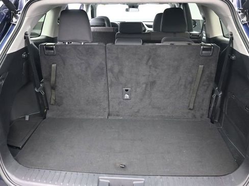 Used 2024 Toyota Highlander LE image 33