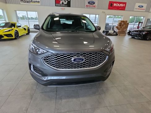 Used 2024 Ford Edge SEL w/ Convenience Package AWD/4WD image 3
