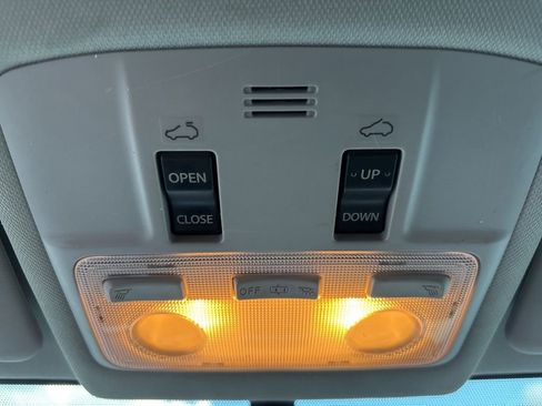 Used 2013 Toyota RAV4 XLE AWD/4WD image 15