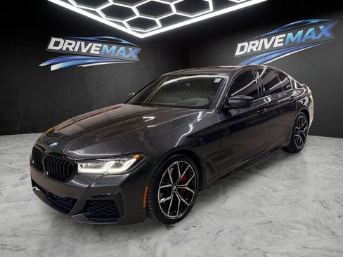 Used 2022 BMW M550i xDrive w/ Executive Package AWD/4WD image 1