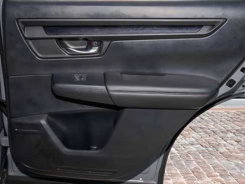Used 2023 Honda CR-V LX image 13