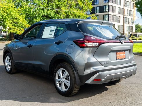 New 2025 Nissan Kicks Play S image 4