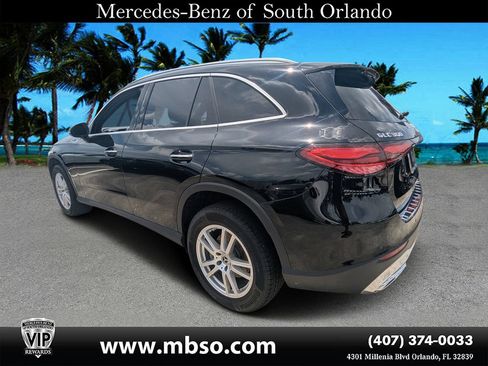Used 2025 Mercedes-Benz GLC 300 4MATIC image 17