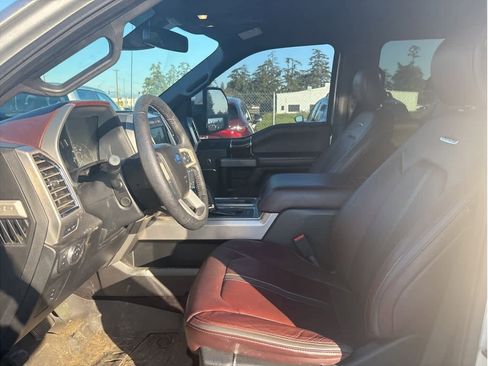 Used 2016 Ford F150 Platinum w/ Equipment Group 701A Luxury image 12