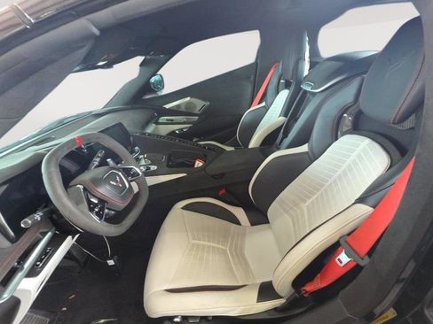 Used 2023 Chevrolet Corvette Stingray Premium Cpe RWD image 4