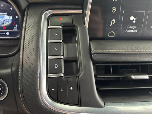 Used 2024 GMC Yukon AT4 w/ Technology Package AWD/4WD image 25