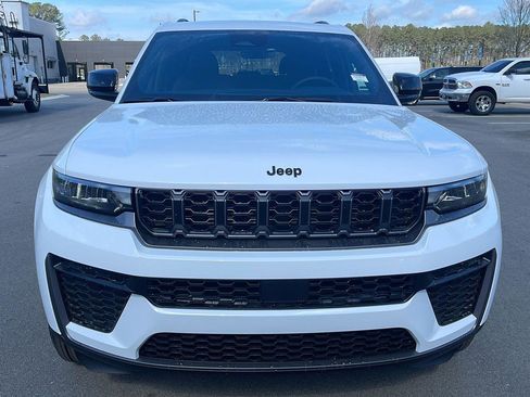 New 2026 Jeep Grand Cherokee Altitude AWD/4WD image 2