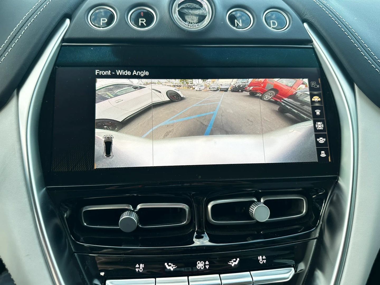 Used 2021 Aston Martin DBX AWD/4WD image 30