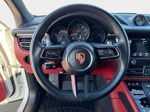 Used 2024 Porsche Macan image 27