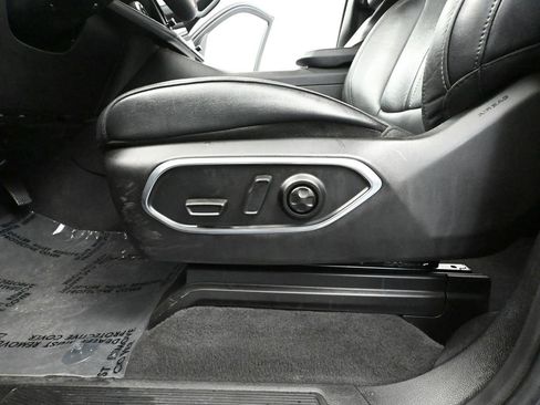 Used 2024 Jeep Wagoneer Series II w/ Flexible Seating Group AWD/4WD image 23