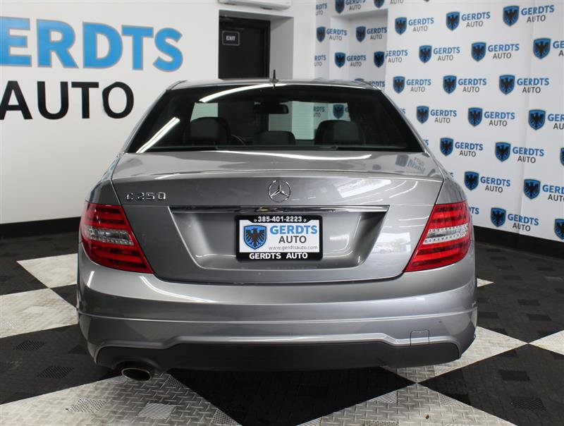 Used 2014 Mercedes-Benz C 250 Sedan image 3