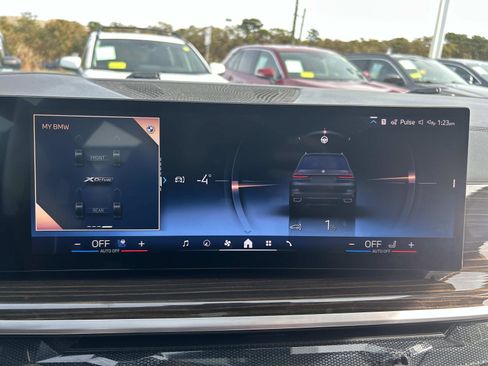 Used 2024 BMW X7 xDrive40i w/ Premium Package image 34