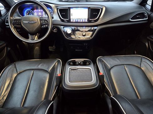 Used 2018 Chrysler Pacifica Limited w/ Advanced Safetytec Group image 23
