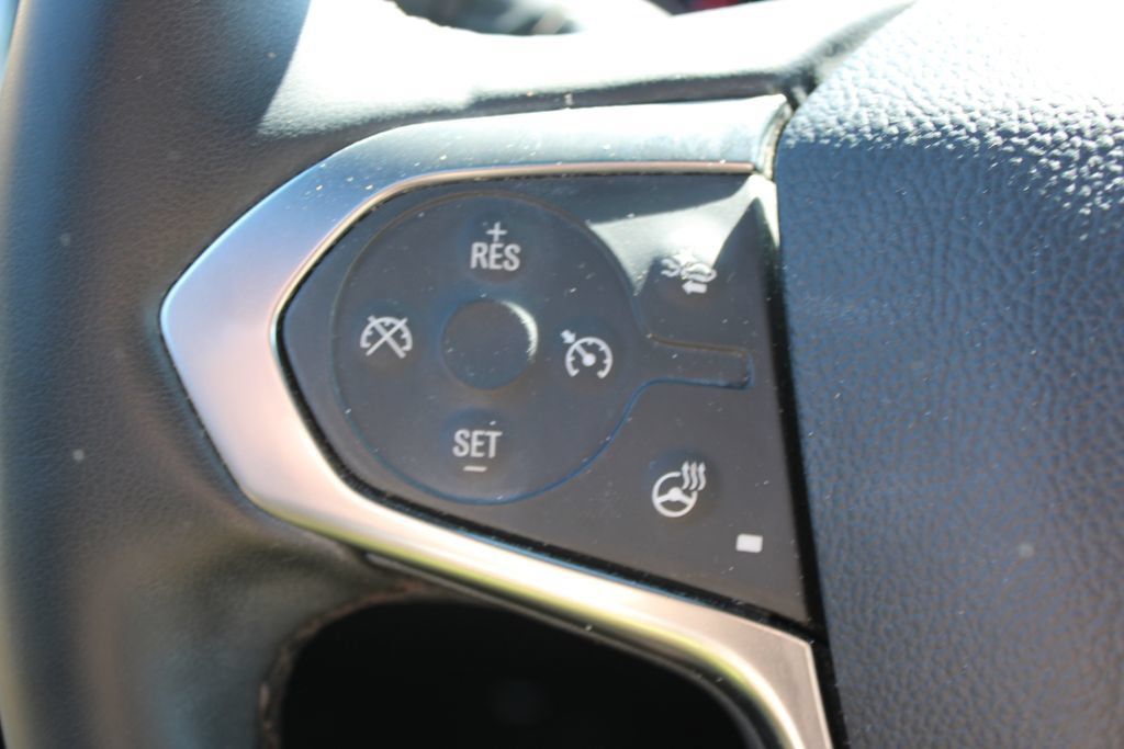 Used 2023 Chevrolet Traverse Premier FWD image 40