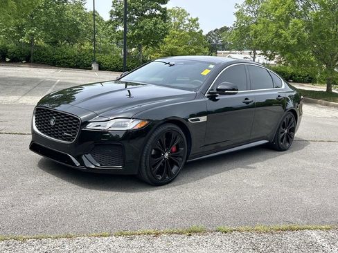 Used 2024 Jaguar XF R-Dynamic SE AWD/4WD image 3
