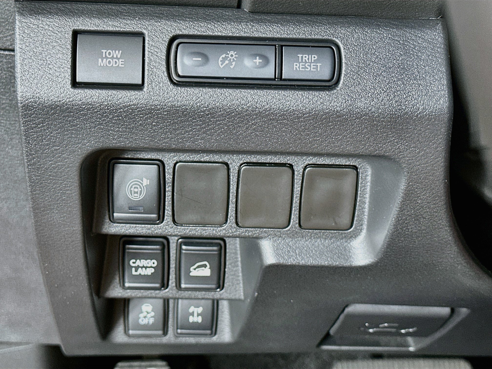 Used 2025 Nissan Frontier PRO-4X w/ Interior Protection Package AWD/4WD image 17