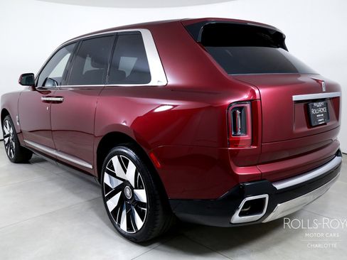 Certified 2025 Rolls-Royce Cullinan AWD/4WD image 8