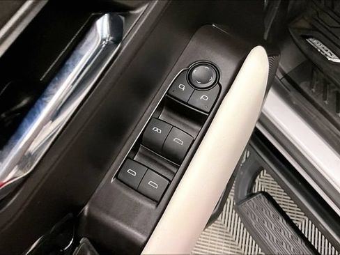 Used 2024 GMC Canyon AT4X AWD/4WD image 32