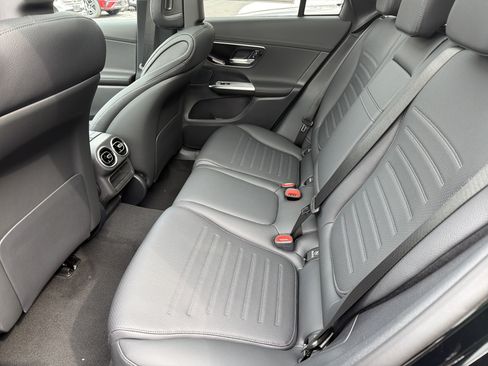 Used 2026 Mercedes-Benz GLC 300 4MATIC image 24