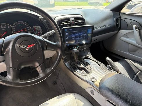 Used 2005 Chevrolet Corvette Coupe w/ Preferred Equipment Group RWD image 8