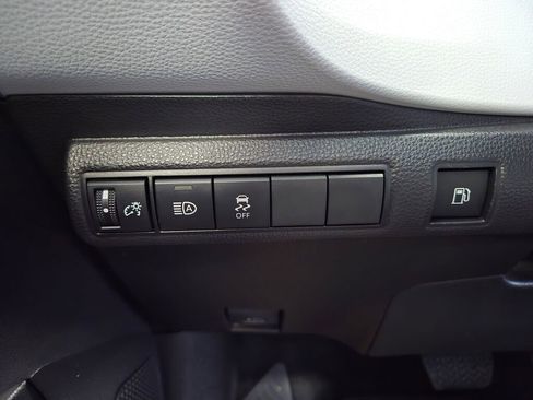 Used 2024 Toyota Corolla SE w/ SE Package image 18