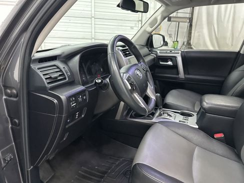 Used 2020 Toyota 4Runner SR5 Premium w/ Moonroof Package image 10