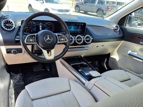 Used 2021 Mercedes-Benz GLA 250 4MATIC image 9