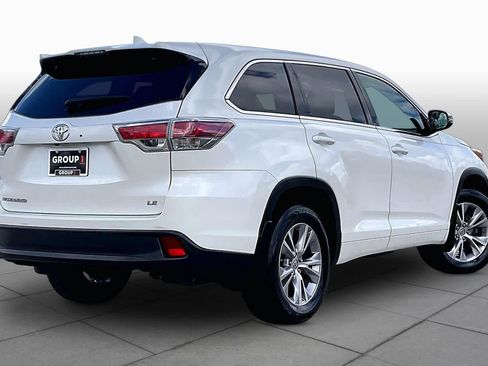 Used 2015 Toyota Highlander Plus FWD image 13