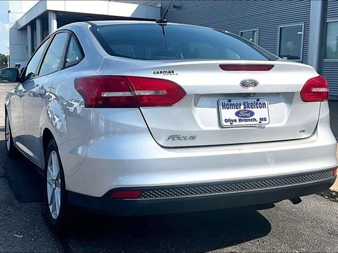 Used 2017 Ford Focus SE FWD image 3