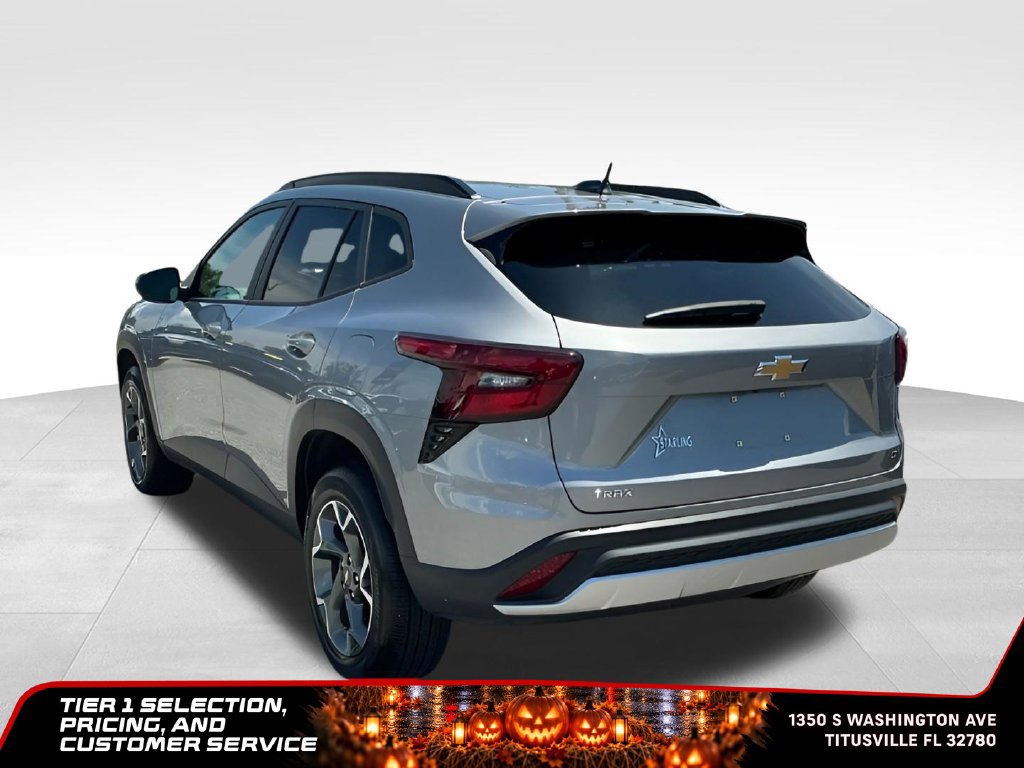 Used 2025 Chevrolet Trax LT w/ LT Convenience Package FWD image 5