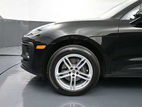 Certified 2022 Porsche Macan image 12