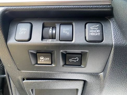 Used 2018 Subaru Forester 2.5i Limited AWD/4WD image 31