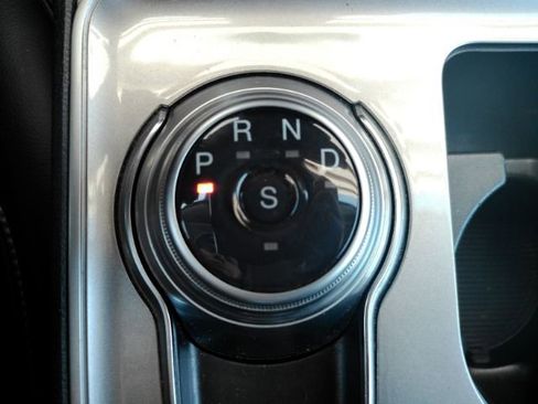 Used 2024 Ford Edge SEL image 45