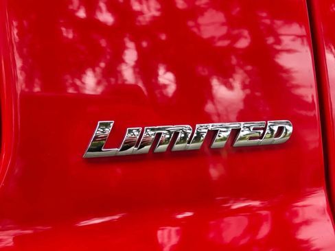 Used 2014 Toyota Tundra Limited w/ Limited Premium Package AWD/4WD image 30