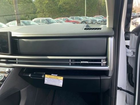 Certified 2026 Hyundai Santa Fe SE image 18