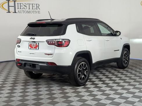 Used 2025 Jeep Compass Trailhawk w/ Trailer Tow Group AWD/4WD image 7