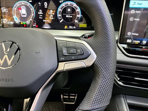 New 2026 Volkswagen Tiguan SE R-Line image 18