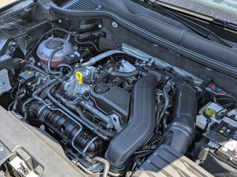 New 2026 Volkswagen Taos SE FWD image 37