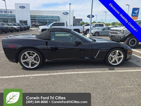 Used 2008 Chevrolet Corvette Convertible w/ Preferred Equipment Group RWD image 7