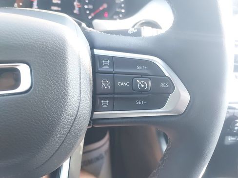 Used 2026 Jeep Compass Limited AWD/4WD image 23