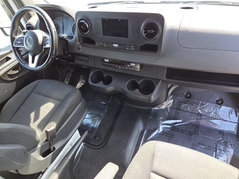 Used 2022 Mercedes-Benz Sprinter 1500 image 19