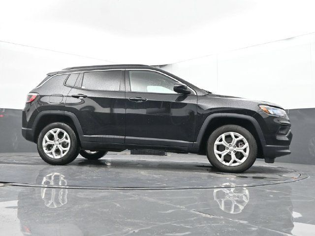 Used 2024 Jeep Compass Latitude AWD/4WD image 45