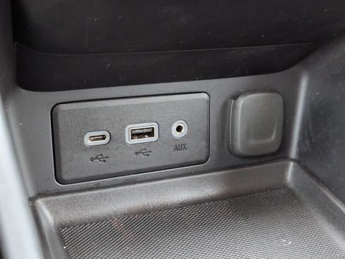 Used 2024 GMC Terrain SLE w/ Driver Convenience Package FWD image 21
